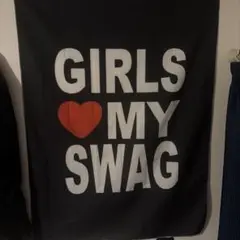 GIRLS LOVE MY SWAG タペストリー