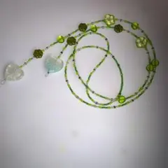 深緑の花のラリエット