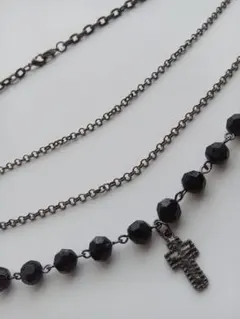 ネックレス 黒 ３連 クロスチャーム 50-35cm