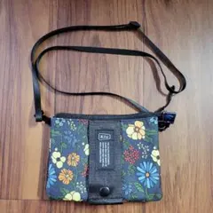 KIU 花柄サコッシュ