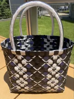 Item thumbnail for item 1bd92b62-dc3b-453b-bb9e-37b7400c194b