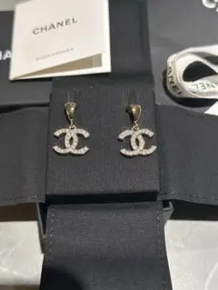 meimeinaeyon 様専用入手困難新品CHANEL ココマークピアス揺れる
