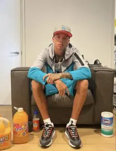 central cee 着用 NIKE ナイキ　テックフリー