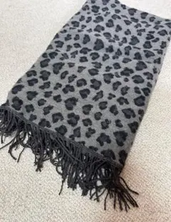 ヒョウ柄 マフラー グレーと黒