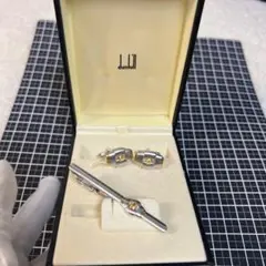 ネクタイピン