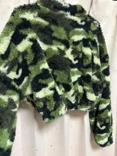 迷彩柄フリースクロップドジャケット