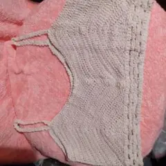 新品・クリーム色 ストラップ付き ニットベスト