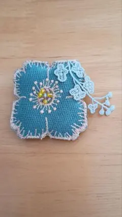 ミナペルホネンビーズ付きブローチ