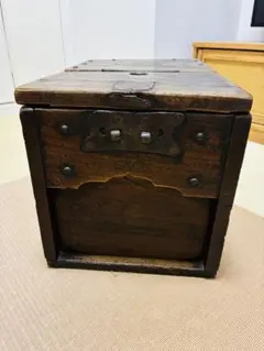 明治時代の小型耐火金庫(明治24年製造) - メルカリ