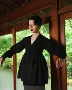 OMMO✴︎✴︎試着のみ！！完売色ブラック✴︎✴︎TUCK FLARE KNIT CD