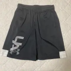 み*♡様 アンダーアーマー ハーフパンツ 150 ブラック ショートパンツ ジュ