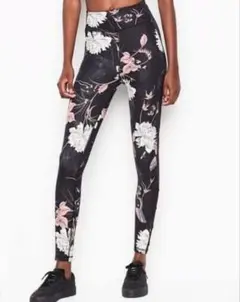 Victoria's Secret ブラックフローラル ヨガパンツ