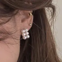 スクエアパールピアス　ゴールド シンプル 韓国　　結婚式　真珠　上品