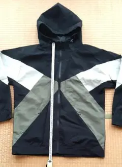 Mサイズ フード付きナイロンジャケット (黒/グレー/白)