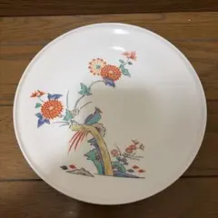 花と鳥の絵柄の丸型皿