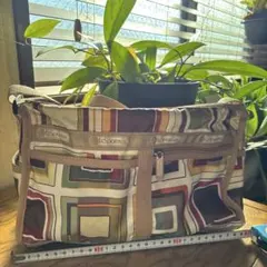 LeSportsac マルチカラーショルダーバッグ