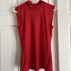 Under Armour レッド ノースリーブシャツ