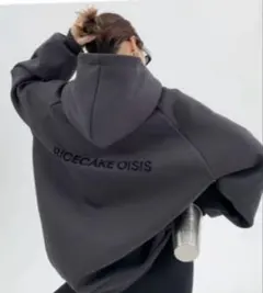 美品ダークグレー オーバーサイズ フード付きパーカー（M）