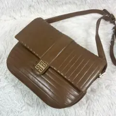 GIVENCHY ジバンシー ショルダーバッグ ポシェット レザー