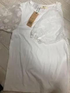 フラワー刺繍シフォン袖ホワイトTシャツ