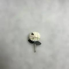 白花ブローチ