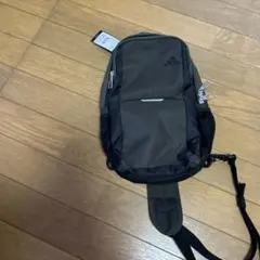 adidas ボディバッグ 66153034 ブラック 5L