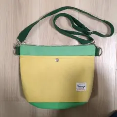 Item thumbnail for item f2b2d236-1ee7-4628-8075-4702756c68c1