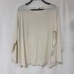 美品・Hina Style・大きいサイズ・アイボリー 長袖 Tシャツ　3L
