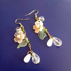 桜モチーフ　フラワーデザイン ピアス