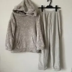 美品GU クマのフリースパーカーとパンツのセット S ベージュ