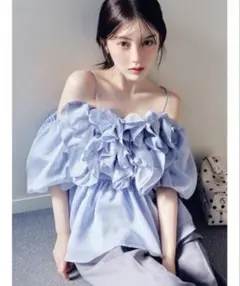 FRAYI.D オフショルダー フリルブラウス ライトブルーのサムネイル