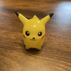 ピカチュウ フィギュア