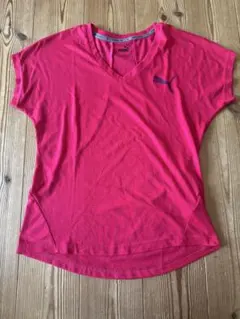 Puma ピンク 半袖Vネック Tシャツ