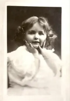 No.449 リアルフォト アンティーク ポストカード 子供 少女 モノクロ