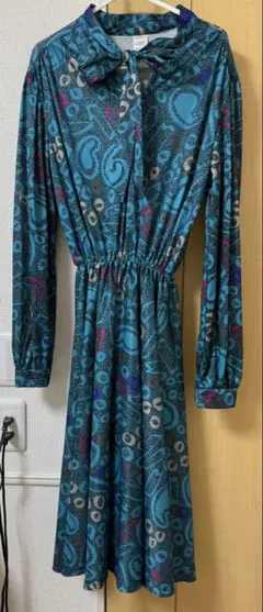 青系の抽象模様ワンピース