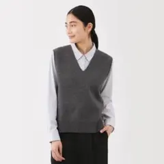 【超美品】無印良品 Mサイズ 洗えるミラノリブ編みベスト 婦人 ダークグレー