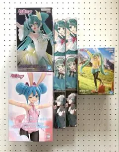 初音ミク フィギュア&プレミアムタペストリー 5個セット‼︎