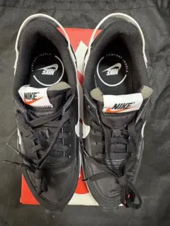 Nike ブラック スニーカー コンフォートインソール