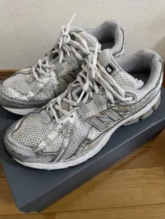 【値下げ‼️】New Balance M2002R シルバー スニーカー