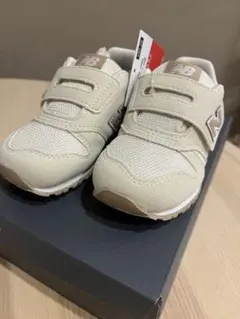 【新品】ニューバランス　IZ373 14.5cm ベージュ　 アイボリー