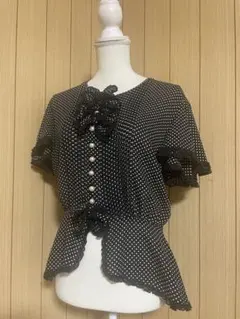INGEBORGドット柄フリル半袖ブラウス