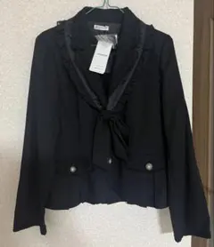 アクシーズファムフリル付き黒長袖ジャケット