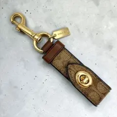 I【極美品】コーチ キーホルダー シグネチャー ターンロックキーリング