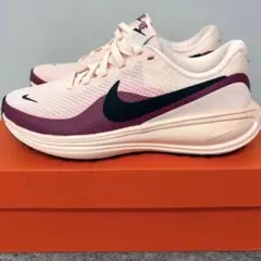 新品 NIKE ナイキ レディース ランニングシューズ 23