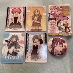 魔法少女まどか☆マギカ カード 缶バッジ まどか マミ さやか 杏子 まどマギ