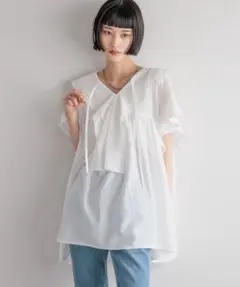 ローリーズファーム　フリルチュニックブラウスのサムネイル