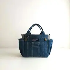 Item thumbnail for item 68771052-455c-49c5-8aaa-cdfbcb0ddd2d