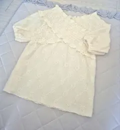 【WEB限定】アイレットカットレースクロスオフショルプルオーバーのサムネイル