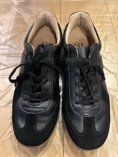 ★美品【GERMAN TRAINER】黒 スニーカーのサムネイル