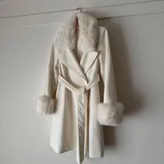 RESEXXYファー付ホワイトコート